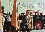Immagine di Cerimonia di liberazione Dachau Germania, 1945, secondo 50 filmato di repertorio 65675055258