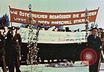 Immagine di Cerimonia di liberazione Dachau Germania, 1945, secondo 53 filmato di repertorio 65675055258