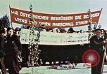 Immagine di Cerimonia di liberazione Dachau Germania, 1945, secondo 61 filmato di repertorio 65675055258