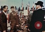 Standbild Zeremonie Dachau Deutschland, 1945, aus Sekunde 18 historischem Filmmaterial Videoclip 65675055272