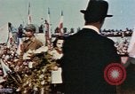 Standbild Zeremonie Dachau Deutschland, 1945, aus Sekunde 24 historischem Filmmaterial Videoclip 65675055272