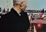Standbild Zeremonie Dachau Deutschland, 1945, aus Sekunde 27 historischem Filmmaterial Videoclip 65675055272