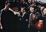 Standbild Zeremonie Dachau Deutschland, 1945, aus Sekunde 34 historischem Filmmaterial Videoclip 65675055272