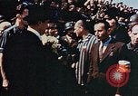 Standbild Zeremonie Dachau Deutschland, 1945, aus Sekunde 35 historischem Filmmaterial Videoclip 65675055272