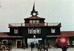 Standbild Konzentrationslager Buchenwald gate Ettersberg Deutschland, 1945, aus Sekunde 3 historischem Filmmaterial Videoclip 65675055279