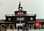 Standbild Konzentrationslager Buchenwald gate Ettersberg Deutschland, 1945, aus Sekunde 8 historischem Filmmaterial Videoclip 65675055279