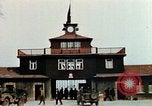 Standbild Konzentrationslager Buchenwald gate Ettersberg Deutschland, 1945, aus Sekunde 9 historischem Filmmaterial Videoclip 65675055279