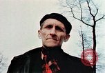 Standbild Konzentrationslager Buchenwald gate Ettersberg Deutschland, 1945, aus Sekunde 25 historischem Filmmaterial Videoclip 65675055279
