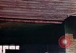 Standbild Konzentrationslager Buchenwald gate Ettersberg Deutschland, 1945, aus Sekunde 61 historischem Filmmaterial Videoclip 65675055279