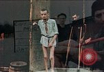 Standbild befreiten Konzentrationslager Buchenwald Opfer Ettersberg Deutschland, 1945, aus Sekunde 3 historischem Filmmaterial Videoclip 65675055280