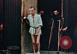 Standbild befreiten Konzentrationslager Buchenwald Opfer Ettersberg Deutschland, 1945, aus Sekunde 20 historischem Filmmaterial Videoclip 65675055280