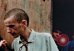 Standbild befreiten Konzentrationslager Buchenwald Opfer Ettersberg Deutschland, 1945, aus Sekunde 34 historischem Filmmaterial Videoclip 65675055280