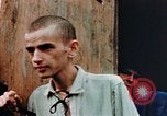 Standbild befreiten Konzentrationslager Buchenwald Opfer Ettersberg Deutschland, 1945, aus Sekunde 35 historischem Filmmaterial Videoclip 65675055280
