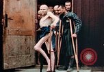 Standbild befreiten Konzentrationslager Buchenwald Opfer Ettersberg Deutschland, 1945, aus Sekunde 50 historischem Filmmaterial Videoclip 65675055280
