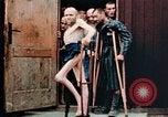 Standbild befreiten Konzentrationslager Buchenwald Opfer Ettersberg Deutschland, 1945, aus Sekunde 51 historischem Filmmaterial Videoclip 65675055280