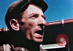 Immagine di A Buchenwald Campo di concentramento i prigionieri liberati Ettersberg Germania, 1945, secondo 18 filmato di repertorio 65675055288