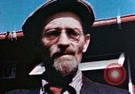 Immagine di A Buchenwald Campo di concentramento i prigionieri liberati Ettersberg Germania, 1945, secondo 41 filmato di repertorio 65675055288