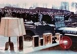Image des civils allemands afficher Buchenwald atrocités Allemagne, 1945, de la seconde 38 séquences d'archives historiques vidéo 65675055290
