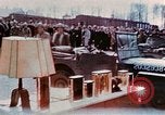 Image des civils allemands afficher Buchenwald atrocités Allemagne, 1945, de la seconde 45 séquences d'archives historiques vidéo 65675055290