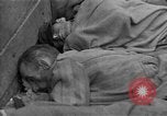 Immagine di Morti e malati prigionieri politici Baviera Germania, 1945, secondo 28 filmato di repertorio 65675055299