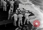 Immagine di Massa cerimonia funebre Oceano Pacifico, 1945, secondo 3 filmato di repertorio 65675055313
