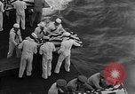 Immagine di Massa cerimonia funebre Oceano Pacifico, 1945, secondo 5 filmato di repertorio 65675055313