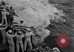 Immagine di Massa cerimonia funebre Oceano Pacifico, 1945, secondo 8 filmato di repertorio 65675055313