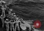 Immagine di Massa cerimonia funebre Oceano Pacifico, 1945, secondo 10 filmato di repertorio 65675055313