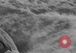 Immagine di Massa cerimonia funebre Oceano Pacifico, 1945, secondo 14 filmato di repertorio 65675055313