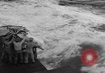 Immagine di Massa cerimonia funebre Oceano Pacifico, 1945, secondo 24 filmato di repertorio 65675055313