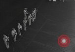 Immagine di Massa cerimonia funebre Oceano Pacifico, 1945, secondo 27 filmato di repertorio 65675055313