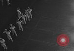 Immagine di Massa cerimonia funebre Oceano Pacifico, 1945, secondo 34 filmato di repertorio 65675055313