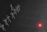 Immagine di Massa cerimonia funebre Oceano Pacifico, 1945, secondo 37 filmato di repertorio 65675055313