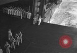 Immagine di Massa cerimonia funebre Oceano Pacifico, 1945, secondo 51 filmato di repertorio 65675055313