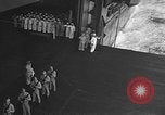 Immagine di Massa cerimonia funebre Oceano Pacifico, 1945, secondo 52 filmato di repertorio 65675055313