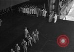 Immagine di Massa cerimonia funebre Oceano Pacifico, 1945, secondo 55 filmato di repertorio 65675055313
