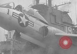 Standbild Cockpit des F7U auf Katapult Pazifik, 1954, aus Sekunde 10 historischem Filmmaterial Videoclip 65675055314