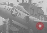 Standbild Cockpit des F7U auf Katapult Pazifik, 1954, aus Sekunde 14 historischem Filmmaterial Videoclip 65675055314