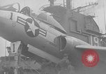 Standbild Cockpit des F7U auf Katapult Pazifik, 1954, aus Sekunde 17 historischem Filmmaterial Videoclip 65675055314