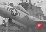 Standbild Cockpit des F7U auf Katapult Pazifik, 1954, aus Sekunde 19 historischem Filmmaterial Videoclip 65675055314