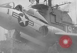 Standbild Cockpit des F7U auf Katapult Pazifik, 1954, aus Sekunde 21 historischem Filmmaterial Videoclip 65675055314