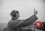 Standbild Cockpit des F7U auf Katapult Pazifik, 1954, aus Sekunde 40 historischem Filmmaterial Videoclip 65675055314