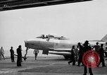 Standbild USA FJ-3 Fury Pazifik, 1954, aus Sekunde 7 historischem Filmmaterial Videoclip 65675055323