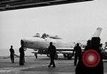 Standbild USA FJ-3 Fury Pazifik, 1954, aus Sekunde 10 historischem Filmmaterial Videoclip 65675055323