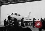 Standbild USA FJ-3 Fury Pazifik, 1954, aus Sekunde 16 historischem Filmmaterial Videoclip 65675055323