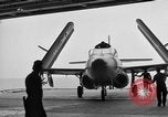 Standbild USA FJ-3 Fury Pazifik, 1954, aus Sekunde 45 historischem Filmmaterial Videoclip 65675055323