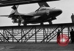 Standbild USA FJ-3 Fury Pazifik, 1954, aus Sekunde 61 historischem Filmmaterial Videoclip 65675055323
