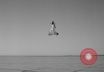 Standbild USA XFY-1 Pogo California United States USA, 1954, aus Sekunde 59 historischem Filmmaterial Videoclip 65675055326