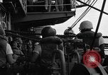 Image USS Mattaponi AO-41 huileur refueling CVA-19 du golfe du Tonkin, 1965, de la seconde 31 séquences d'archives historiques vidéo 65675055331