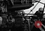 Image USS Mattaponi AO-41 huileur refueling CVA-19 du golfe du Tonkin, 1965, de la seconde 35 séquences d'archives historiques vidéo 65675055331